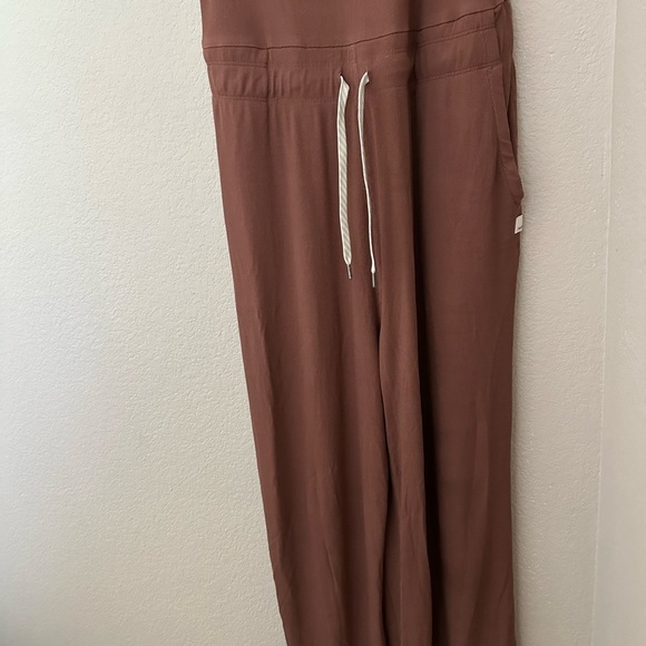 Vuori Pose Henley Jumpsuit XL Brown Stretch Moisture Wicking Ribbed Drawstring - Picture 6 of 16